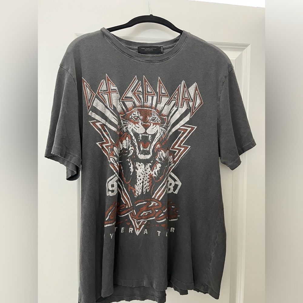 Junk Food Def Leopard Band Tee